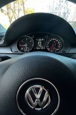 Универсал Volkswagen Passat 2011 в Звягеле