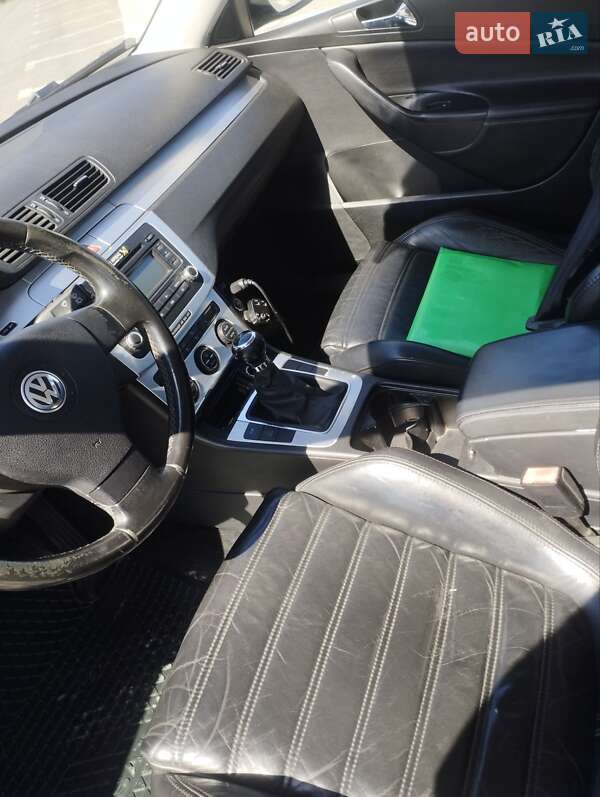 Универсал Volkswagen Passat 2005 в Черновцах