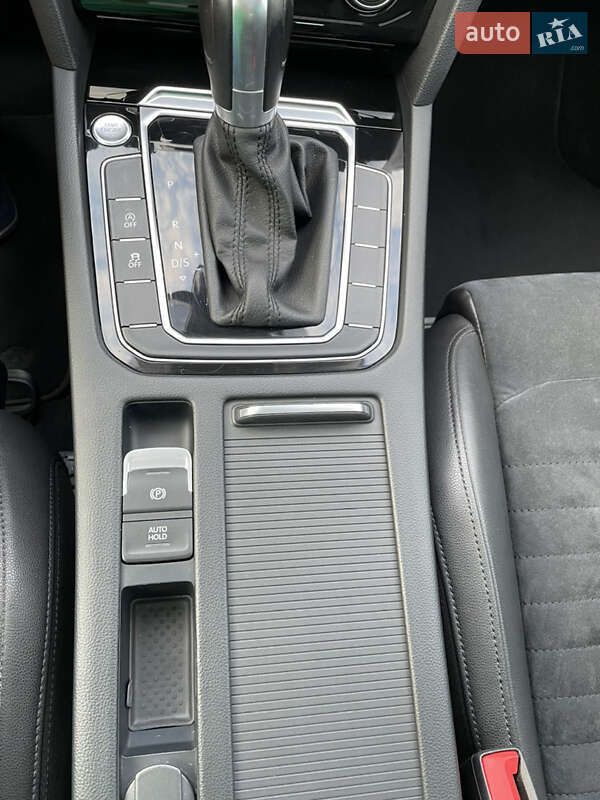 Универсал Volkswagen Passat 2015 в Киеве фото 9 Универсал Volkswagen Passat 2015 в Киеве
