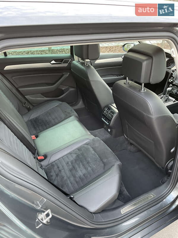 Универсал Volkswagen Passat 2015 в Киеве фото 14 Универсал Volkswagen Passat 2015 в Киеве