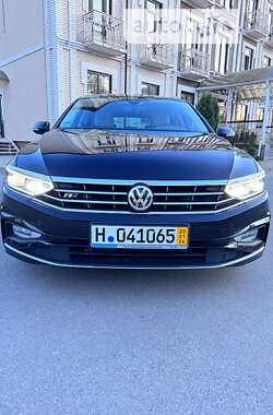 Универсал Volkswagen Passat 2020 в Виннице