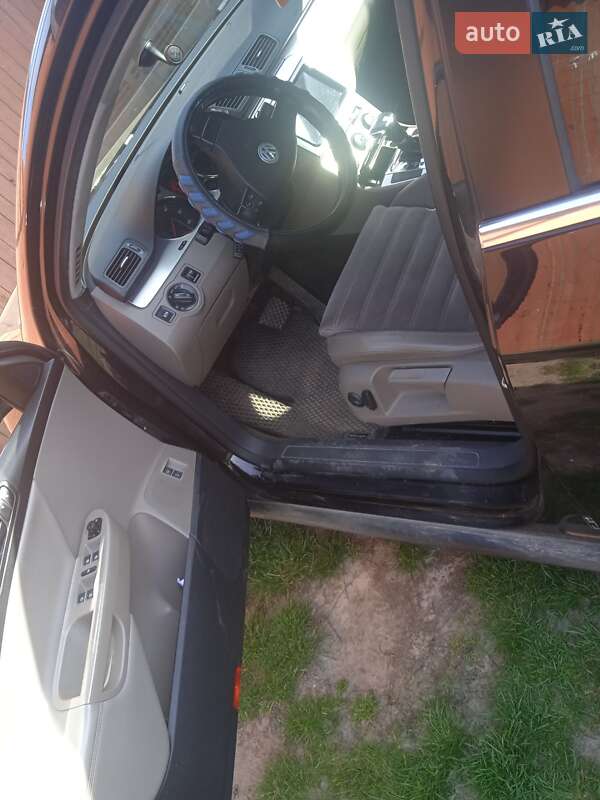 Универсал Volkswagen Passat 2008 в Сарнах