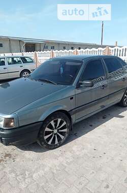 Седан Volkswagen Passat 1988 в Бучаче