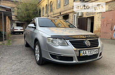 Седан Volkswagen Passat 2006 в Києві