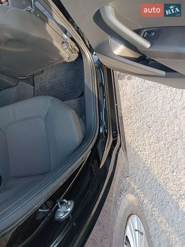 Седан Volkswagen Passat 2013 в Виннице