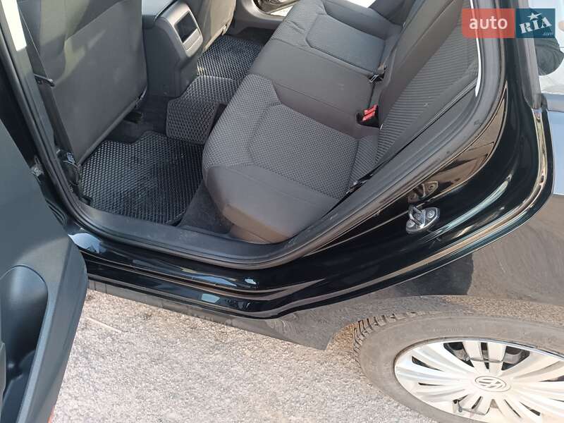 Седан Volkswagen Passat 2013 в Виннице
