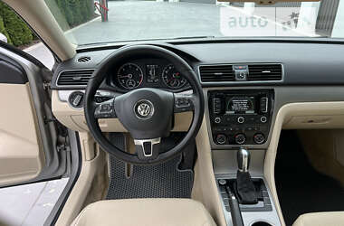 Седан Volkswagen Passat 2013 в Києві