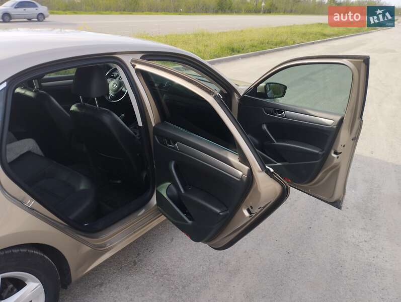 Седан Volkswagen Passat 2015 в Киеве фото 8 Седан Volkswagen Passat 2015 в Киеве