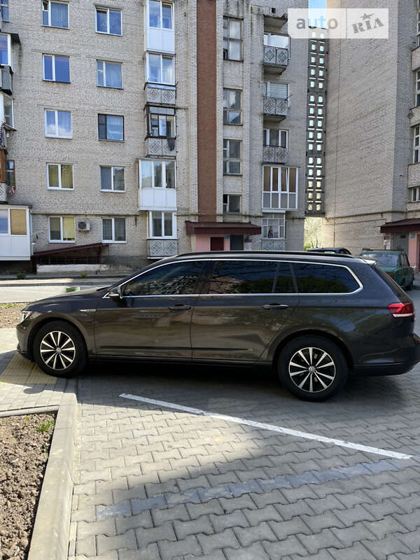 Універсал Volkswagen Passat 2017 в Луцьку