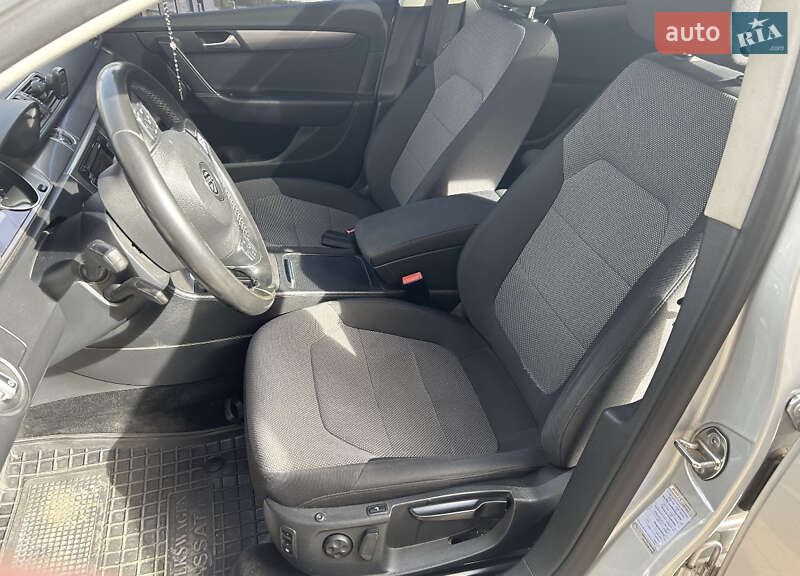 Универсал Volkswagen Passat 2013 в Ужгороде