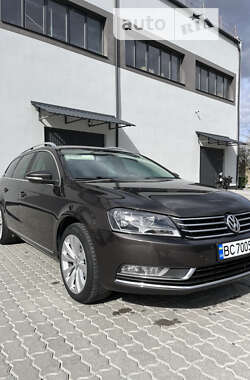 Универсал Volkswagen Passat 2012 в Бориславе