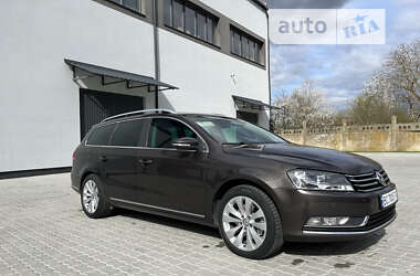 Универсал Volkswagen Passat 2012 в Бориславе