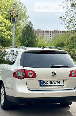 Универсал Volkswagen Passat 2010 в Ровно