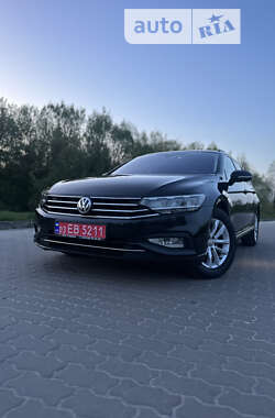 Універсал Volkswagen Passat 2020 в Львові