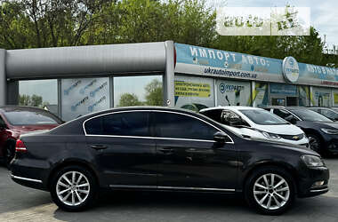 Седан Volkswagen Passat 2011 в Дніпрі