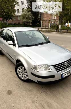 Седан Volkswagen Passat 2002 в Житомирі