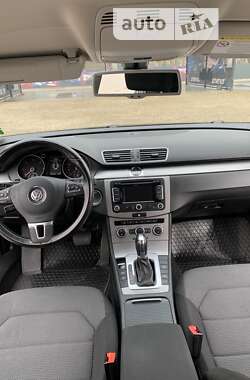 Універсал Volkswagen Passat 2012 в Калуші