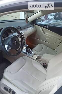 Седан Volkswagen Passat 2010 в Одессе