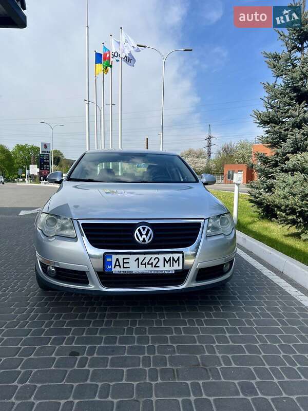 Седан Volkswagen Passat 2010 в Днепре