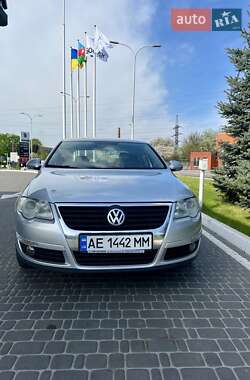 Седан Volkswagen Passat 2010 в Днепре