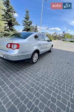 Седан Volkswagen Passat 2010 в Днепре