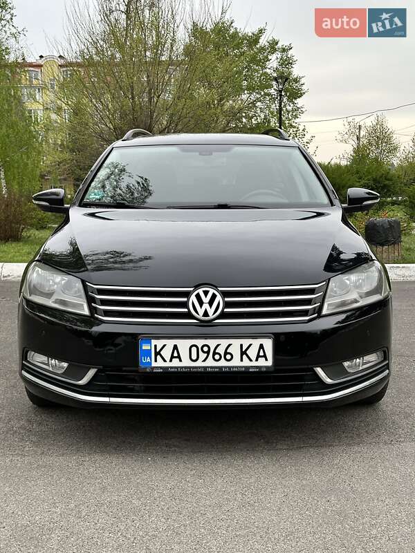 Универсал Volkswagen Passat 2012 в Киеве