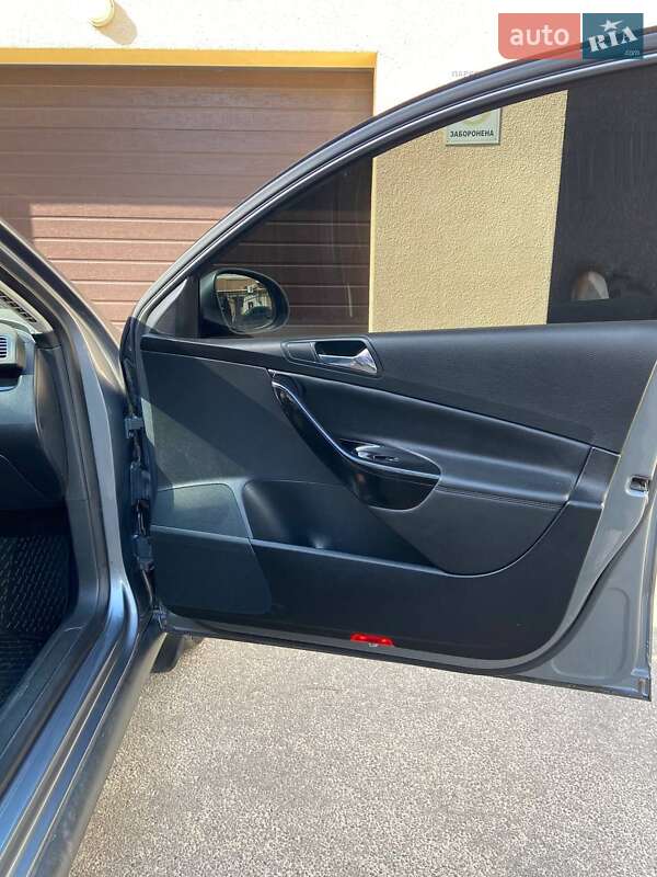 Седан Volkswagen Passat 2006 в Харькове