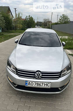 Седан Volkswagen Passat 2012 в Ужгороде