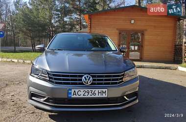 Седан Volkswagen Passat 2018 в Луцке