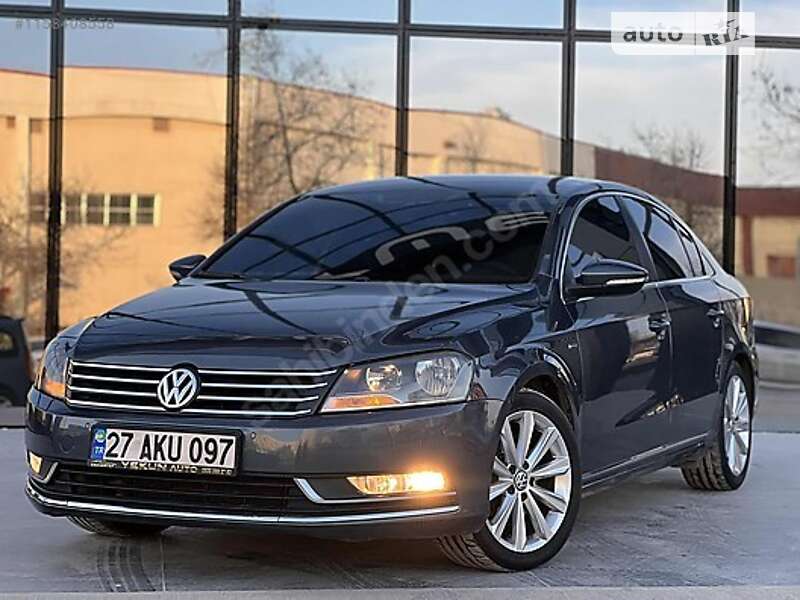 Седан Volkswagen Passat 2015 в Львові