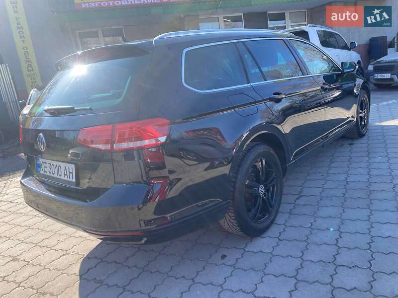 Універсал Volkswagen Passat 2015 в Дніпрі
