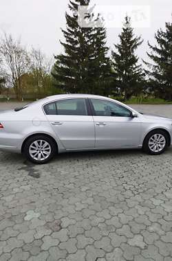 Седан Volkswagen Passat 2012 в Дубно