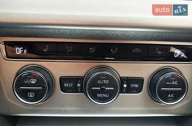 Универсал Volkswagen Passat 2015 в Ровно