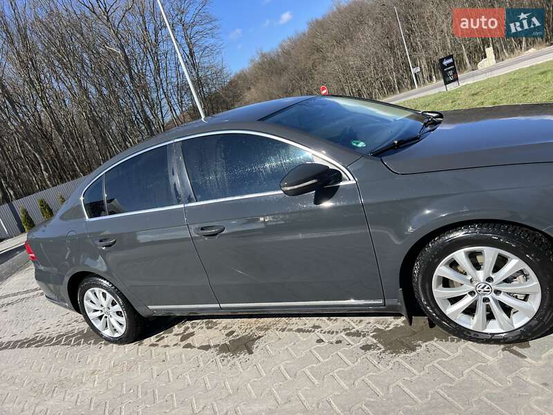 Седан Volkswagen Passat 2011 в Тернополе