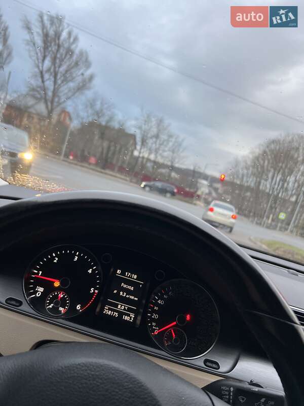 Седан Volkswagen Passat 2011 в Тернополе