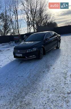 Седан Volkswagen Passat 2011 в Тернополе