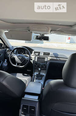 Седан Volkswagen Passat 2012 в Киеве