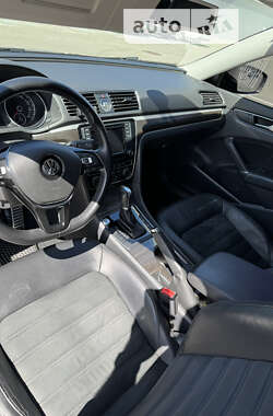 Седан Volkswagen Passat 2012 в Киеве