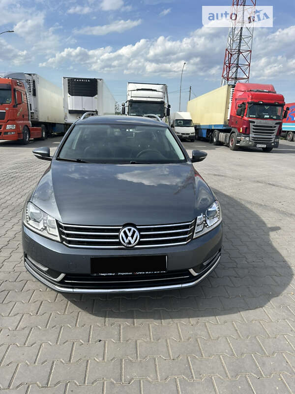 Универсал Volkswagen Passat 2011 в Хотине