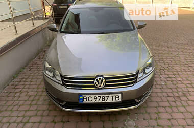 Універсал Volkswagen Passat 2012 в Львові