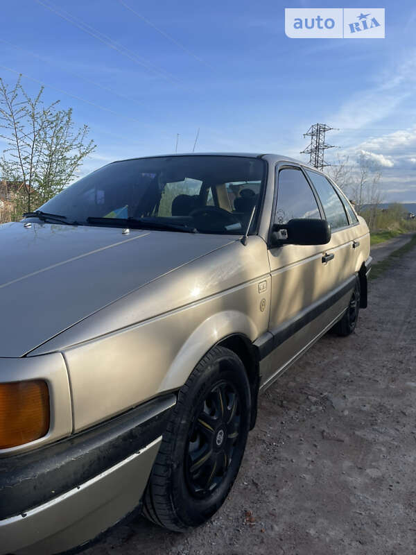 Седан Volkswagen Passat 1990 в Трускавце фото 3 Седан Volkswagen Passat 1990 в Трускавце