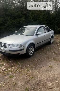 Седан Volkswagen Passat 2004 в Ровно