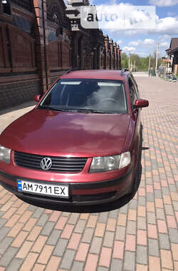 Универсал Volkswagen Passat 1998 в Звягеле