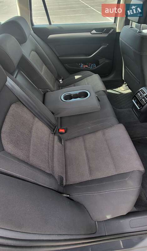 Универсал Volkswagen Passat 2017 в Днепре