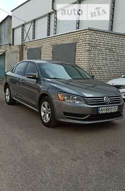 Седан Volkswagen Passat 2014 в Харкові