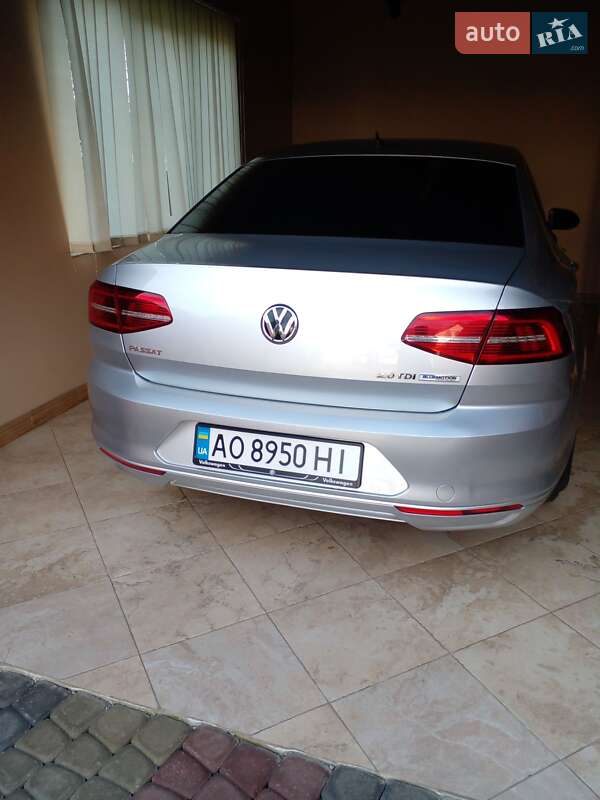 Седан Volkswagen Passat 2015 в Тячеве