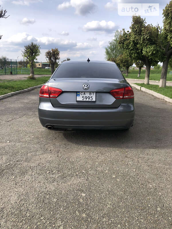 Седан Volkswagen Passat 2012 в Лысянке