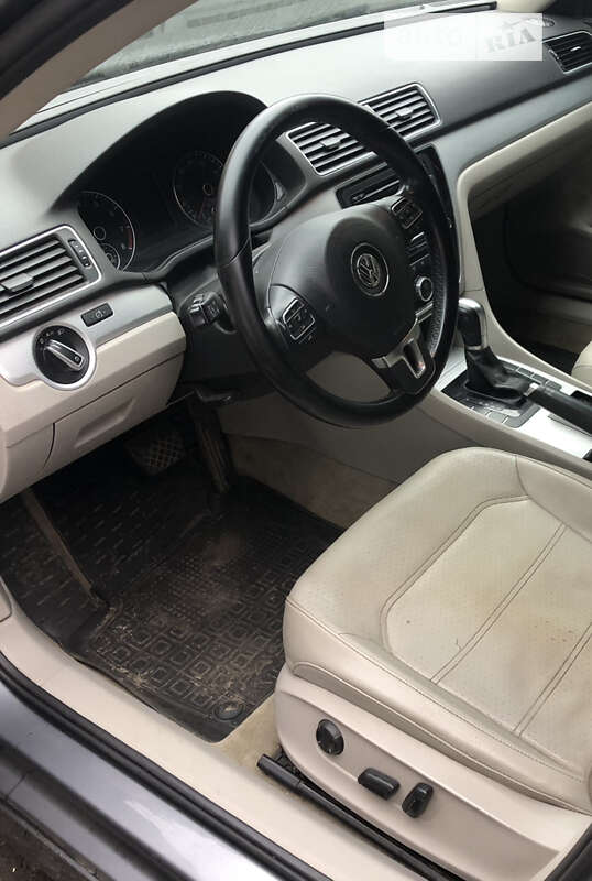 Седан Volkswagen Passat 2012 в Лысянке