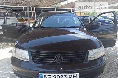 Седан Volkswagen Passat 2000 в Львове