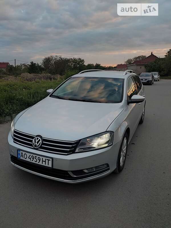 Универсал Volkswagen Passat 2012 в Ужгороде